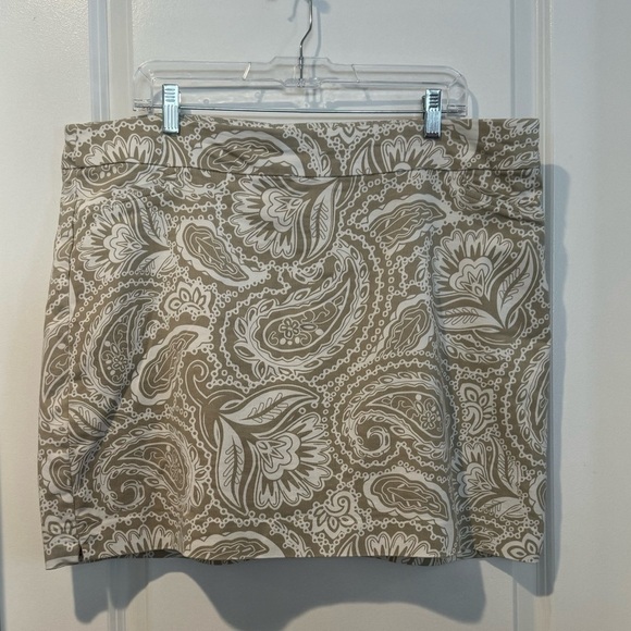 Croft & Barrow, tan paisley skort Skirt with shorts size 18 - Picture 4 of 14